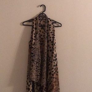 Leopard pattern vast